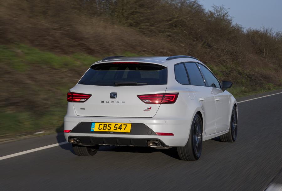  Seat Leon ST Cupra 300 2017 года  (UK) (фото 39 из 40)